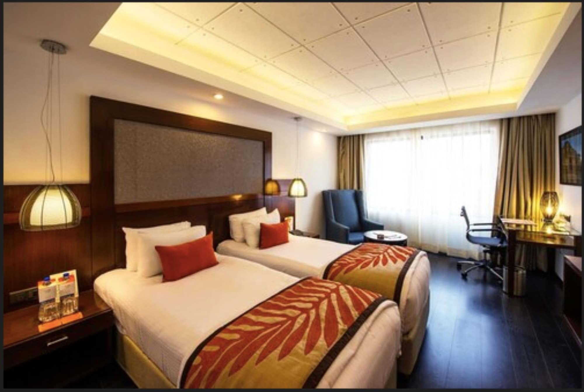The Cunningham Hotel Bangalore Exterior photo