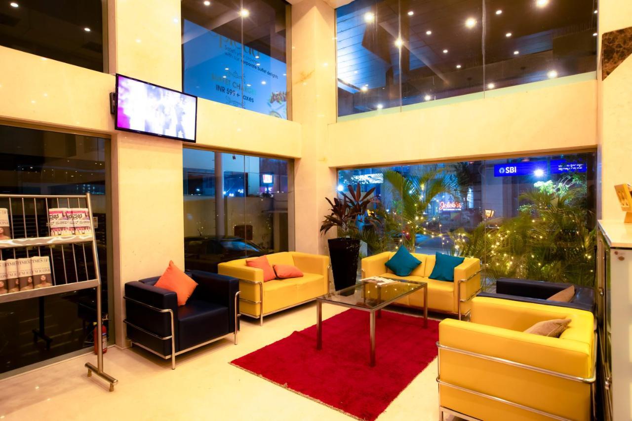 The Cunningham Hotel Bangalore Exterior photo