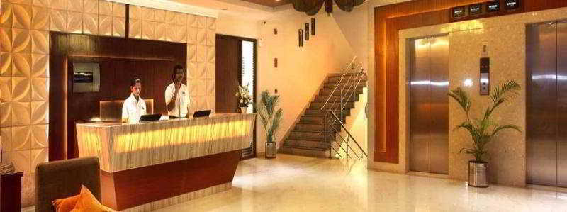 The Cunningham Hotel Bangalore Exterior photo