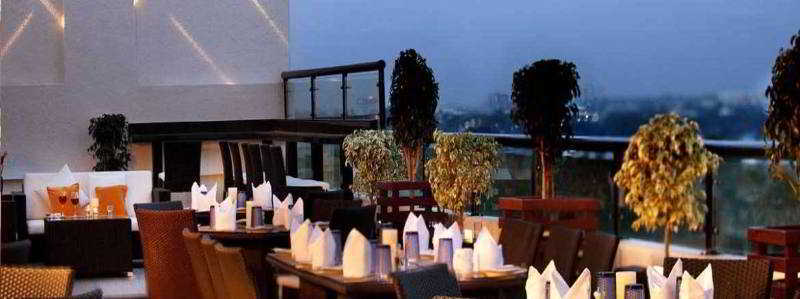 The Cunningham Hotel Bangalore Exterior photo
